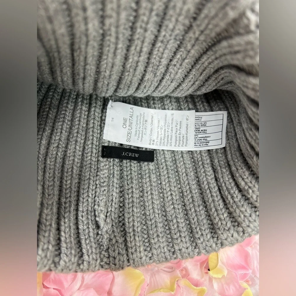 J CREW Pom Pom Hat Women OS Ribbed Cuffed Beanie NEW Knit Cotton Gray